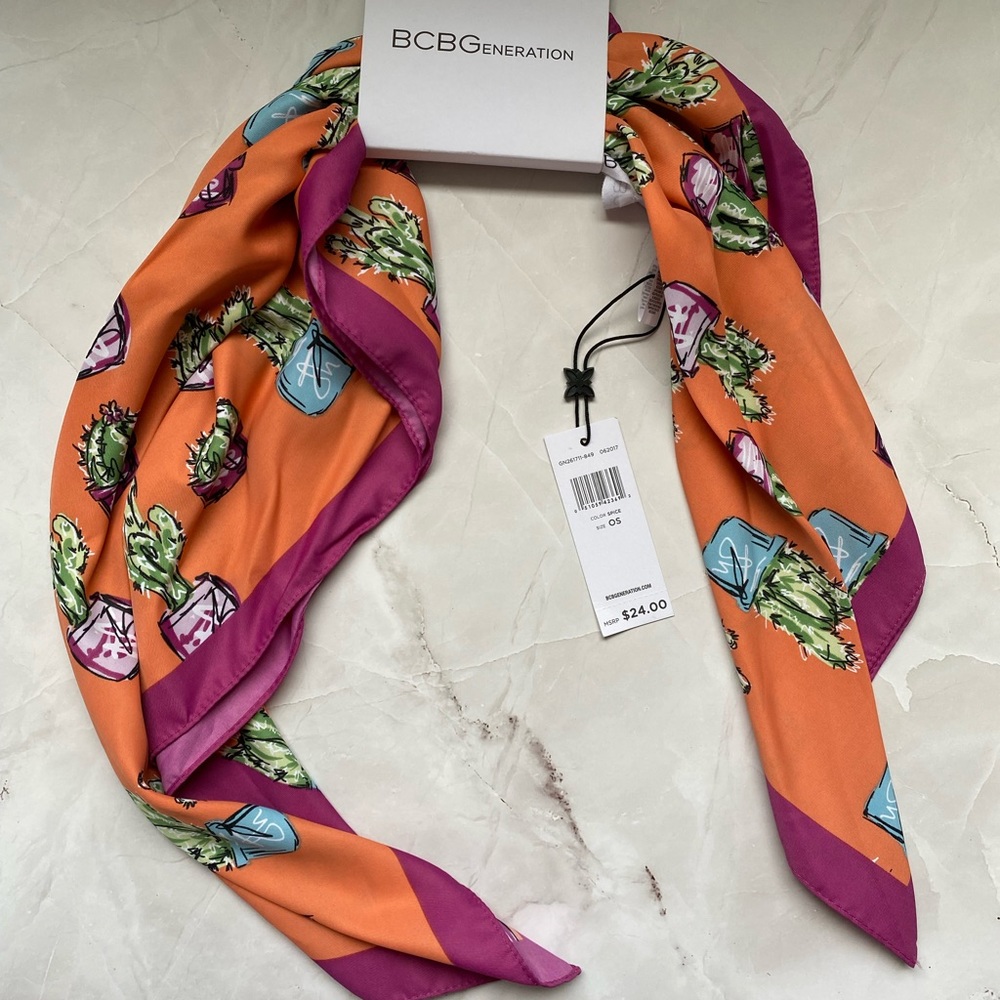 BCBG Generation Cactus Printed Scarp Wrap-NEVER WORN